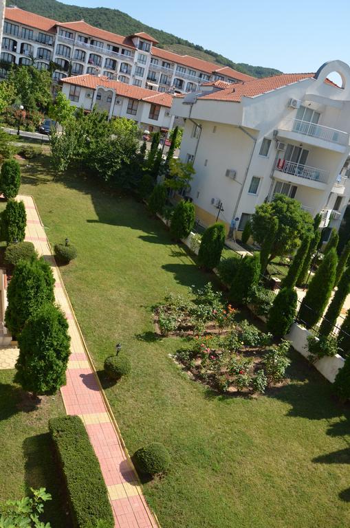 Apartments In Complex Chateau Nessebar Sveti Vlas Exterior photo